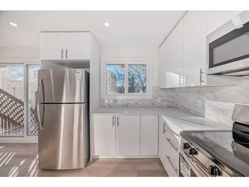 149 Eagle Road North, Lethbridge, AB - Indoor Photo Showing Kitchen