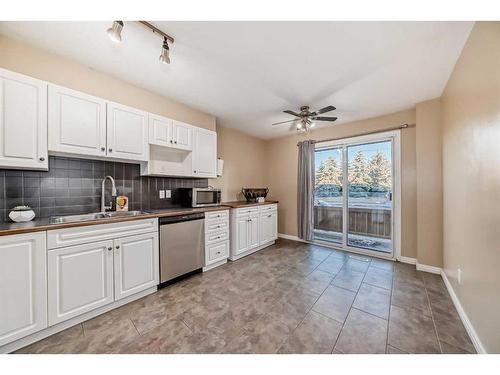 604 Westchester Road, Strathmore, AB - Indoor Photo Showing Kitchen