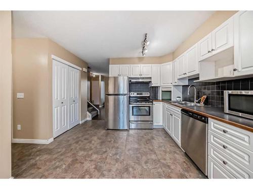 604 Westchester Road, Strathmore, AB - Indoor Photo Showing Kitchen