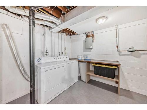 604 Westchester Road, Strathmore, AB - Indoor Photo Showing Laundry Room