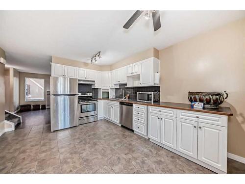 604 Westchester Road, Strathmore, AB - Indoor Photo Showing Kitchen