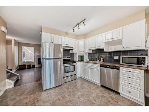 604 Westchester Road, Strathmore, AB - Indoor Photo Showing Kitchen