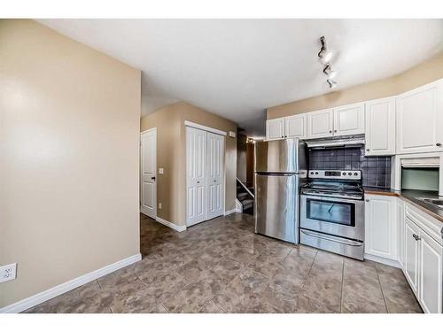 604 Westchester Road, Strathmore, AB - Indoor Photo Showing Kitchen