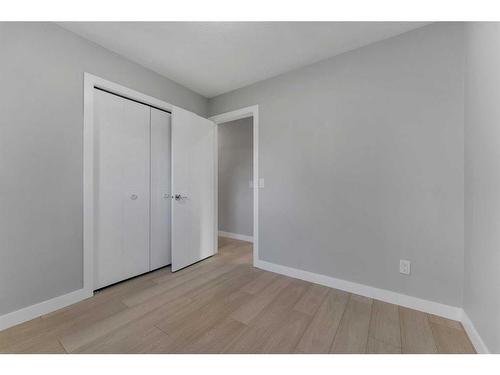 19 Deer Lane Road Se, Calgary, AB - Indoor Photo Showing Other Room