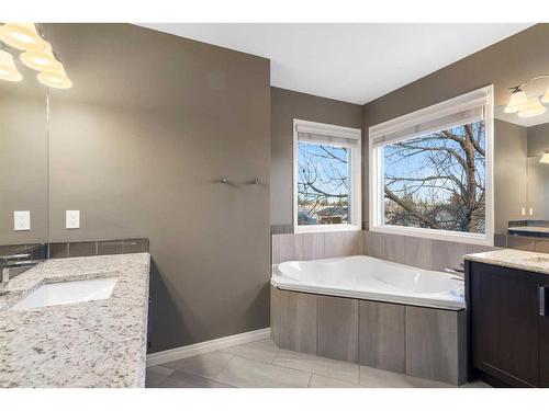 77 Shannon Circle Sw, Calgary, AB - Indoor Photo Showing Bathroom