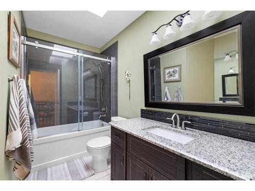 77 Shannon Circle Sw, Calgary, AB - Indoor Photo Showing Bathroom