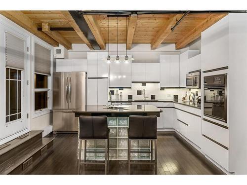 107-1117 1 Street Sw, Calgary, AB - Indoor Photo Showing Kitchen With Stainless Steel Kitchen With Upgraded Kitchen