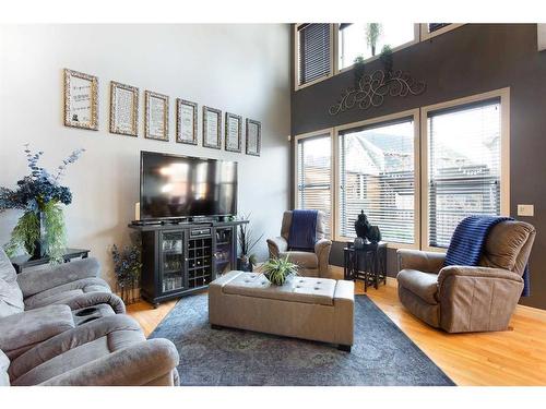 52 Mahogany Heath Se, Calgary, AB - Indoor Photo Showing Living Room