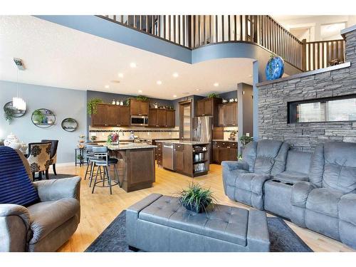 52 Mahogany Heath Se, Calgary, AB - Indoor Photo Showing Living Room