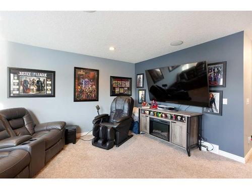 52 Mahogany Heath Se, Calgary, AB - Indoor Photo Showing Living Room