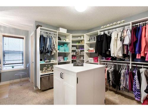 52 Mahogany Heath Se, Calgary, AB - Indoor With Storage