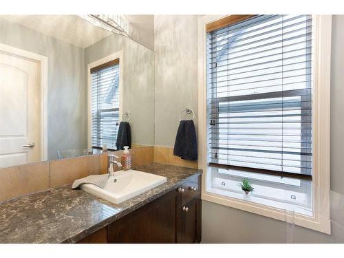 52 Mahogany Heath Se, Calgary, AB - Indoor Photo Showing Bathroom