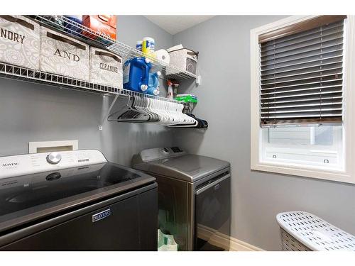 52 Mahogany Heath Se, Calgary, AB - Indoor Photo Showing Laundry Room