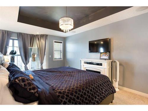 52 Mahogany Heath Se, Calgary, AB - Indoor Photo Showing Bedroom