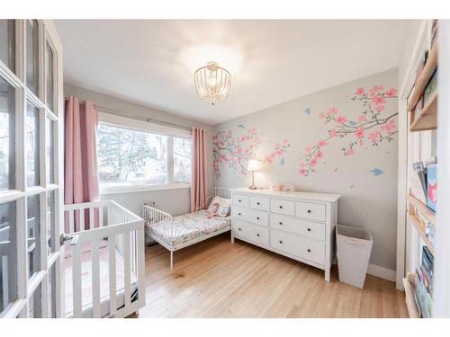 21 Holden Road Sw, Calgary, AB - Indoor Photo Showing Bedroom