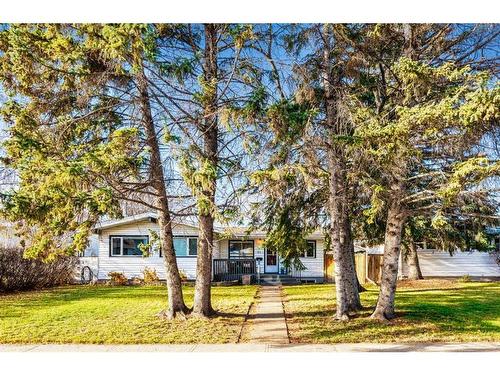 21 Holden Road Sw, Calgary, AB - Outdoor