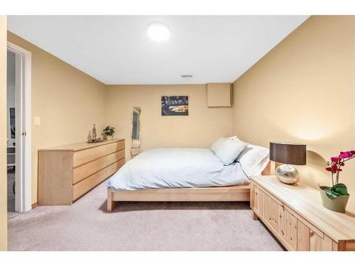 21 Holden Road Sw, Calgary, AB - Indoor Photo Showing Bedroom