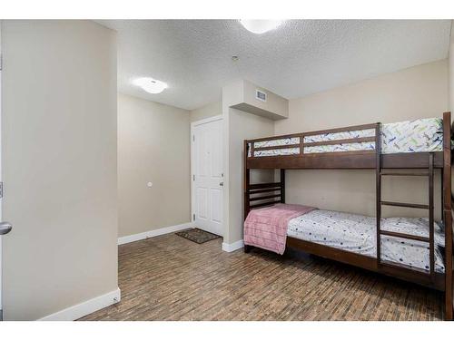 102-7110 80 Avenue Ne, Calgary, AB - Indoor Photo Showing Bedroom