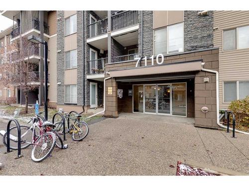 102-7110 80 Avenue Ne, Calgary, AB - Outdoor