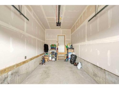 52 Cityline Square Ne, Calgary, AB - Indoor Photo Showing Garage