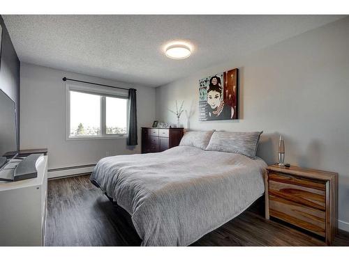 419-816 89 Avenue Sw, Calgary, AB - Indoor Photo Showing Bedroom