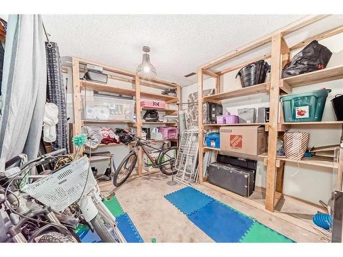 23 Deer Place Se, Calgary, AB - Indoor