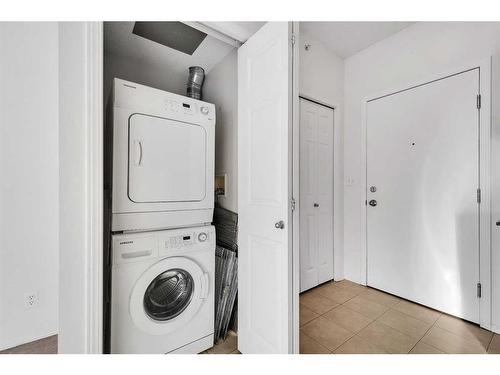 1108-325 3 Street Se, Calgary, AB - Indoor Photo Showing Laundry Room