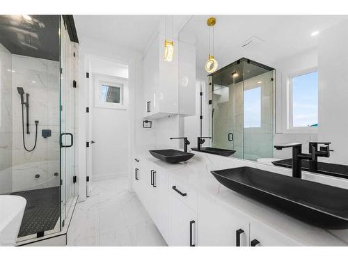 149 Canoe Crescent Sw, Airdrie, AB - Indoor Photo Showing Bathroom