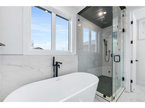 149 Canoe Crescent Sw, Airdrie, AB - Indoor Photo Showing Bathroom