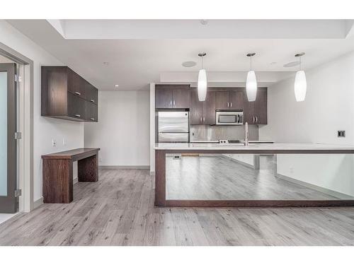 303-530 12 Avenue Sw, Calgary, AB - Indoor Photo Showing Kitchen