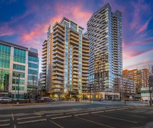 303-530 12 Avenue Sw, Calgary, AB - Outdoor With Balcony With Facade