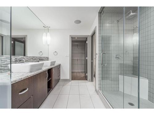 303-530 12 Avenue Sw, Calgary, AB - Indoor Photo Showing Bathroom