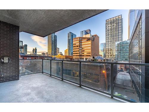 303-530 12 Avenue Sw, Calgary, AB - Outdoor With Balcony