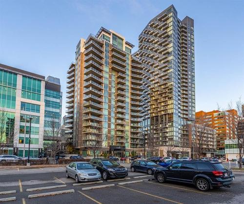 303-530 12 Avenue Sw, Calgary, AB - Outdoor With Balcony With Facade