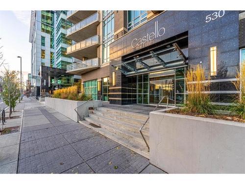 303-530 12 Avenue Sw, Calgary, AB - Outdoor With Balcony