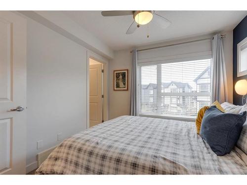 302-15 Evanscrest Park Nw, Calgary, AB - Indoor Photo Showing Bedroom