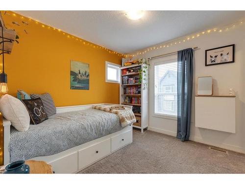 302-15 Evanscrest Park Nw, Calgary, AB - Indoor Photo Showing Bedroom