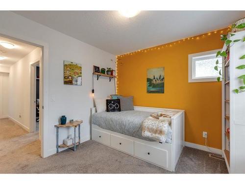 302-15 Evanscrest Park Nw, Calgary, AB - Indoor Photo Showing Bedroom