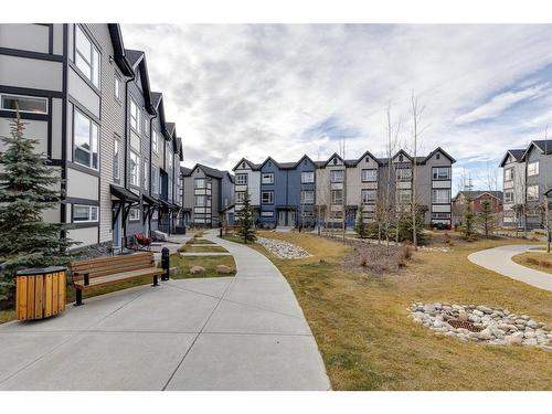 302-15 Evanscrest Park Nw, Calgary, AB - Outdoor With Facade