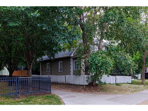 849 Mcpherson Road Ne, Calgary, AB - Outdoor