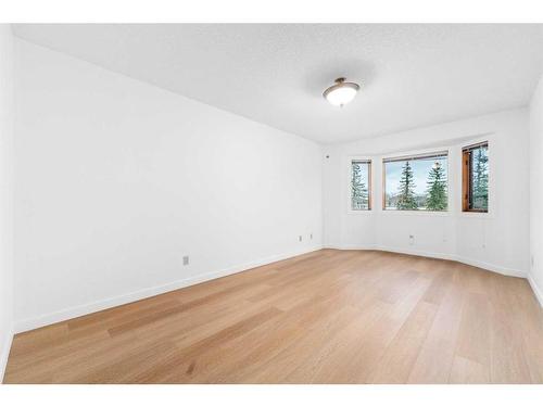 3 Sunlake Close Se, Calgary, AB - Indoor Photo Showing Other Room