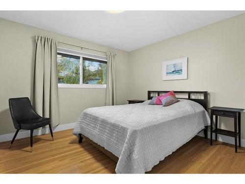 94 Coleridge Road Nw, Calgary, AB - Indoor Photo Showing Bedroom