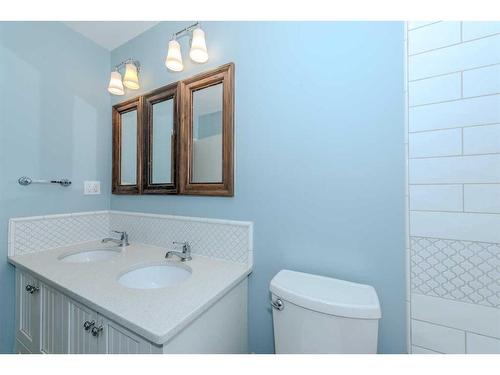 2403 54 Avenue Sw, Calgary, AB - Indoor Photo Showing Bathroom