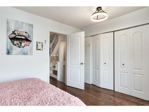 1409 22 Avenue Sw, Calgary, AB - Indoor Photo Showing Bedroom