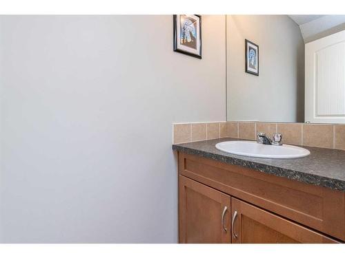 9-122 Village Heights Sw, Calgary, AB - Indoor Photo Showing Bathroom