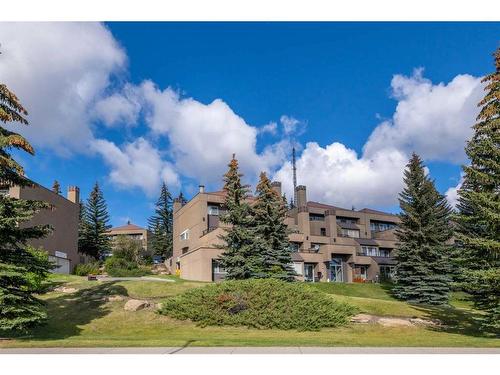 9-122 Village Heights Sw, Calgary, AB - Outdoor With Balcony With View