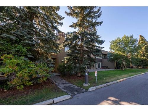 9-122 Village Heights Sw, Calgary, AB - Outdoor