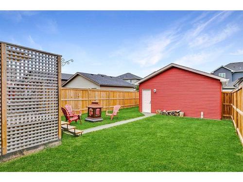 25 Willow Close, Cochrane, AB - Outdoor