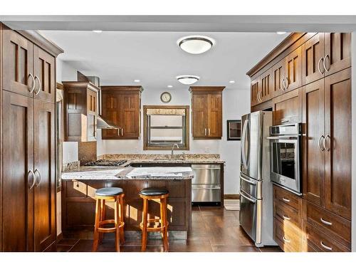 2415 1 Street Nw, Calgary, AB - Indoor Photo Showing Kitchen