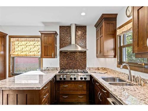 2415 1 Street Nw, Calgary, AB - Indoor Photo Showing Kitchen With Double Sink